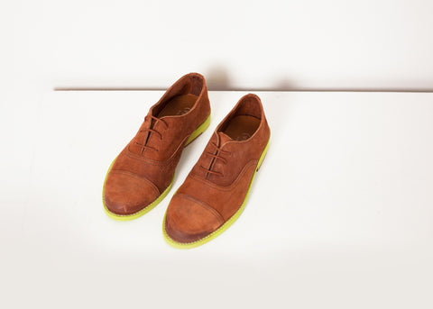 Image of Suede Oxford in Natural/Lime